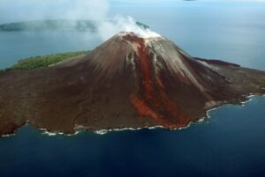 Gunung Anak Krakatau Semakin Tinggi