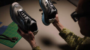 Samsung Shortcut Sneaker Sepatu Pintar