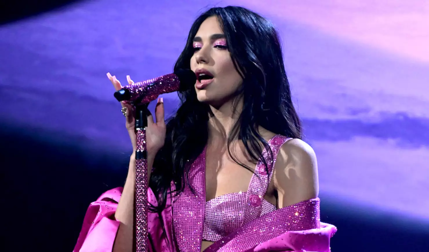 Tahun 2024 Tur Asia Dua Lipa, Kapan Tiba di Jakarta?