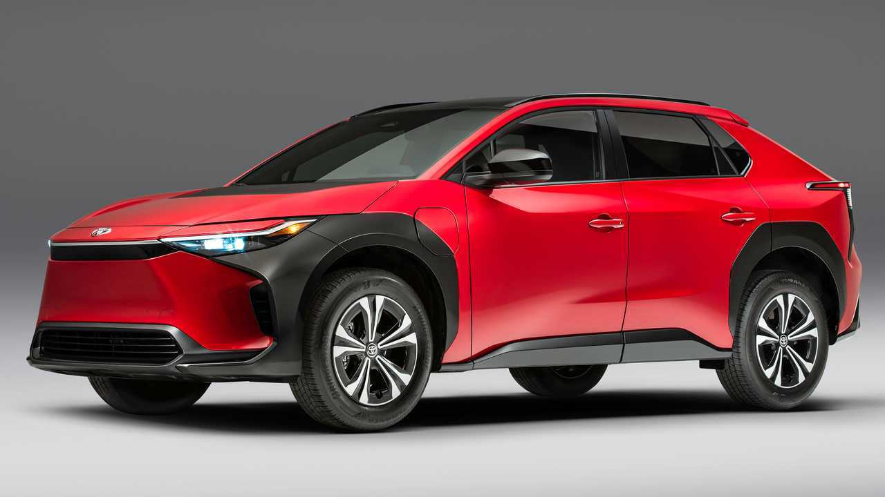 Toyota bZ4X Kena Recall Karena Baterai, Benarkah?